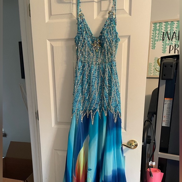Beautiful beaded and sequin prom dress size 4. - Picture 2 of 6
